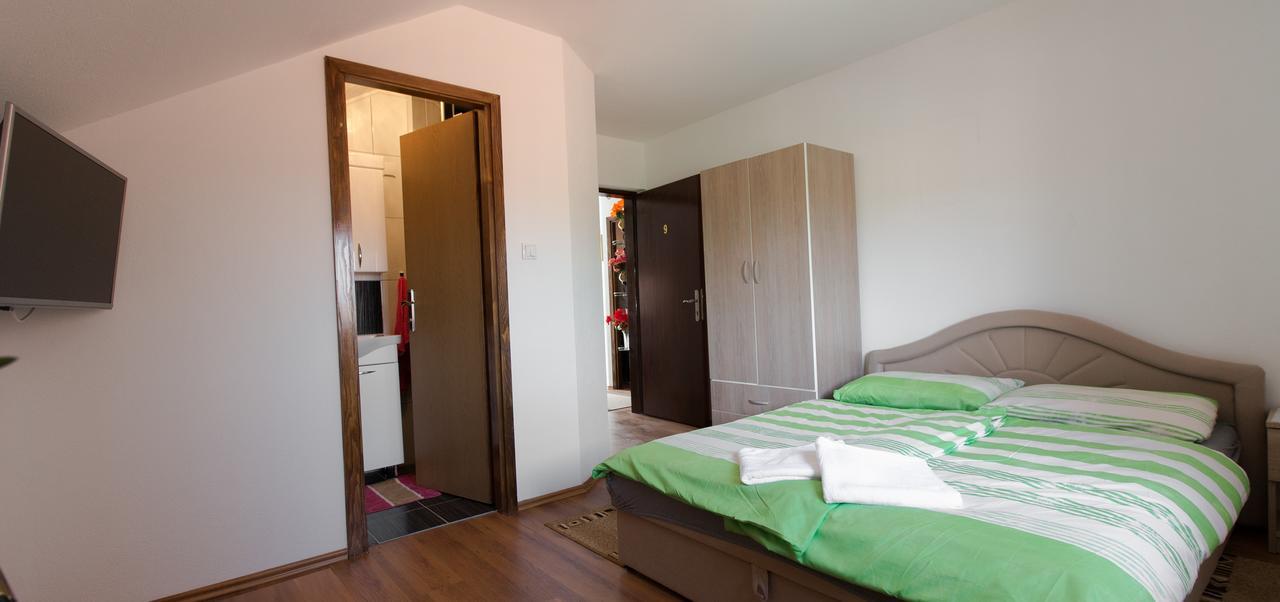 Guesthouse Vila Puzic بانيا لوكا المظهر الخارجي الصورة